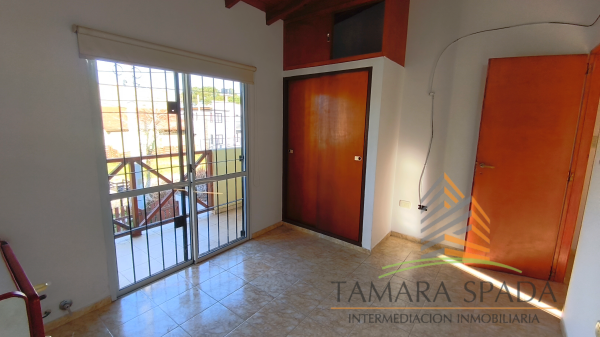 AMPLIO DUPLEX DE CUATRO AMBIENTES - 6
