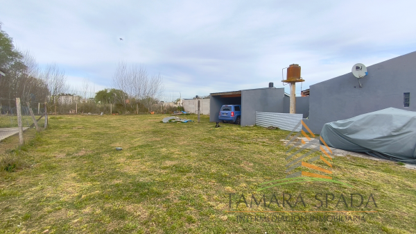 DOS UNIDADES SOLAS EN LOTE Y OTRO LOTE CONSTRUIDO A METROS DE AV. 79 - 22
