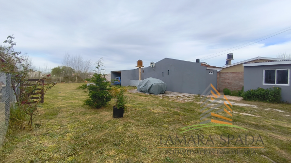 DOS UNIDADES SOLAS EN LOTE Y OTRO LOTE CONSTRUIDO A METROS DE AV. 79 - 23