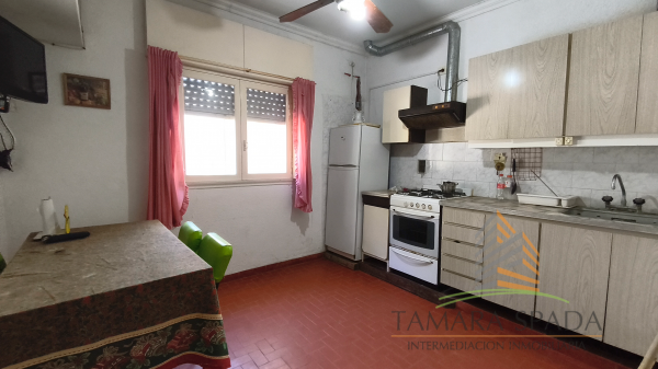 DEPARTAMENTO A UNA CUADRA DE LA AV. 41