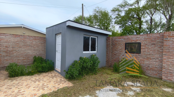 DOS UNIDADES SOLAS EN LOTE Y OTRO LOTE CONSTRUIDO A METROS DE AV. 79 - 25