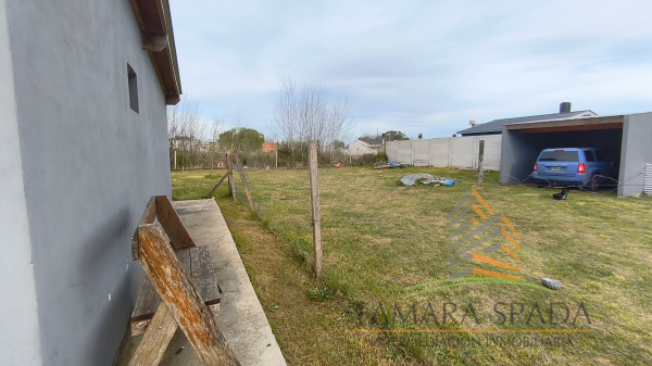 DOS UNIDADES SOLAS EN LOTE Y OTRO LOTE CONSTRUIDO A METROS DE AV. 79 - 27