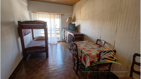 DEPARTAMENTO EN AV. 32