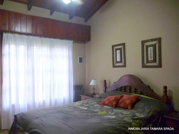 CASA SOBRE AVENIDA — foto 5