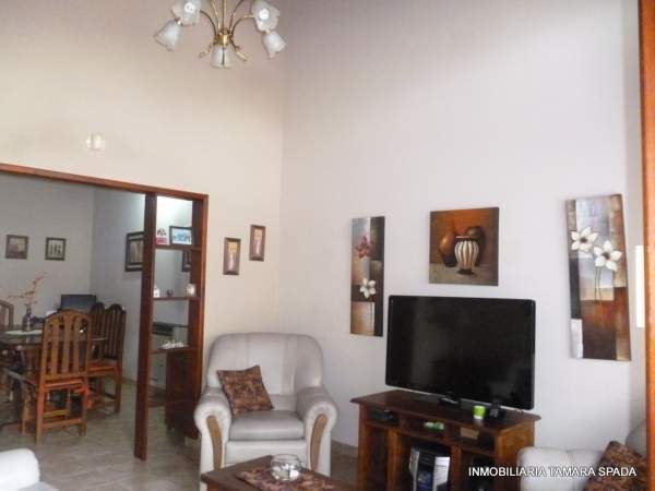 CASA SOBRE AVENIDA — foto 3