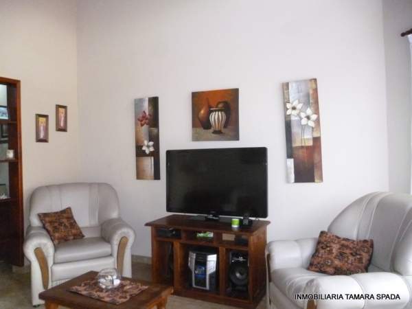 CASA SOBRE AVENIDA — foto 4