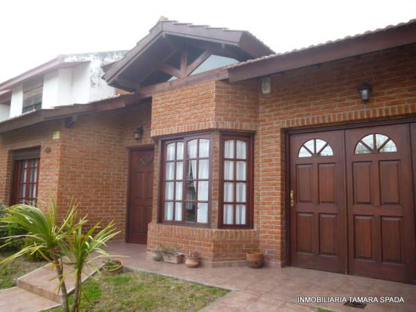 CASA SOBRE AVENIDA — foto 2