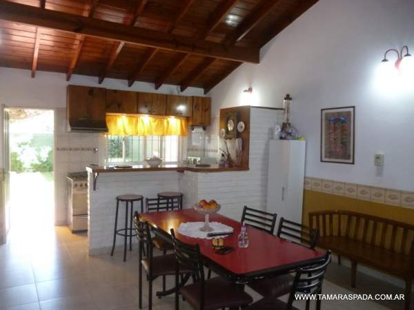 CASA CON PARQUE — foto 3