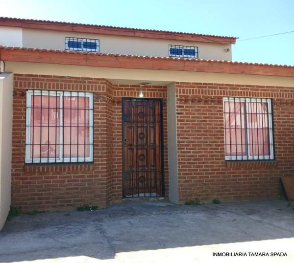 DUPLEX EN AVENIDA
