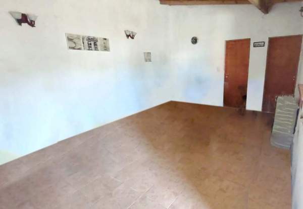 CASA SOLA EN LOTE A DOS CUADRAS DEL ASFALTO — foto 3