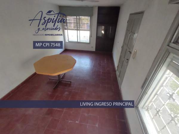 VENTA Casa 3 dormitorios con patio y cochera – Poeta Lugones Córdoba — foto 2