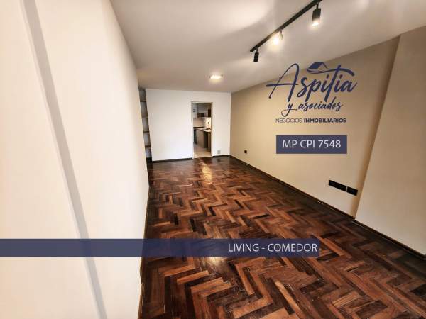 VENTA Departamento 2 dormitorios renovado con balcón en Nueva Córdoba - 2
