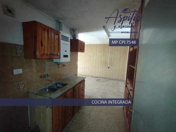 VENTA Casa 3 dormitorios con patio y cochera – Poeta Lugones Córdoba — foto 3