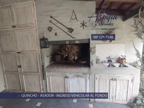 VENTA Casa 5 dormitorios con quincho y cochera en Poeta Lugones — foto 13