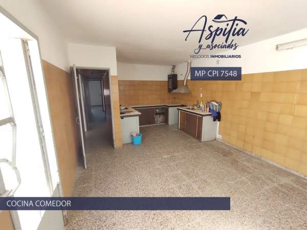 VENTA de casa de 3 dormitorios con patio y cochera en Los Granados Córdoba — foto 3
