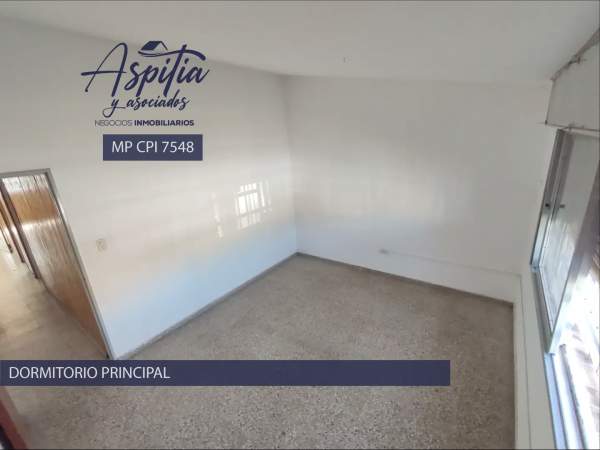 VENTA de casa de 3 dormitorios con patio y cochera en Los Granados Córdoba — foto 4
