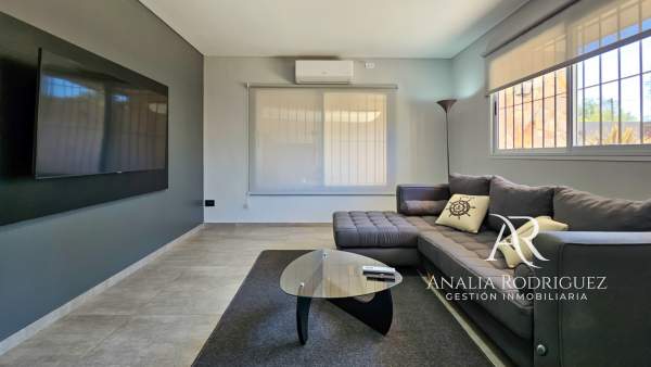VENTA - CASA DE 4 AMBIENTES SOBRE LOTE DE 573 m² - PILETA, DEPENDENCIA, GRAN PARQUE Y COCHERAS – BELEN DE ESCOBAR — foto 5