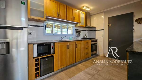 VENTA - CASA DE 4 AMBIENTES SOBRE LOTE DE 573 m² - PILETA, DEPENDENCIA, GRAN PARQUE Y COCHERAS – BELEN DE ESCOBAR — foto 15