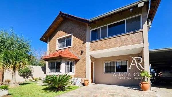 VENTA - CASA DE 4 AMBIENTES SOBRE LOTE DE 573 m² - PILETA, DEPENDENCIA, GRAN PARQUE Y COCHERAS – BELEN DE ESCOBAR — foto 2