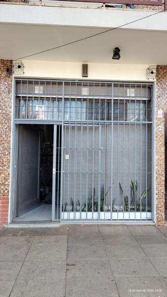Local comercial en Caseros, imperdible!! - 2