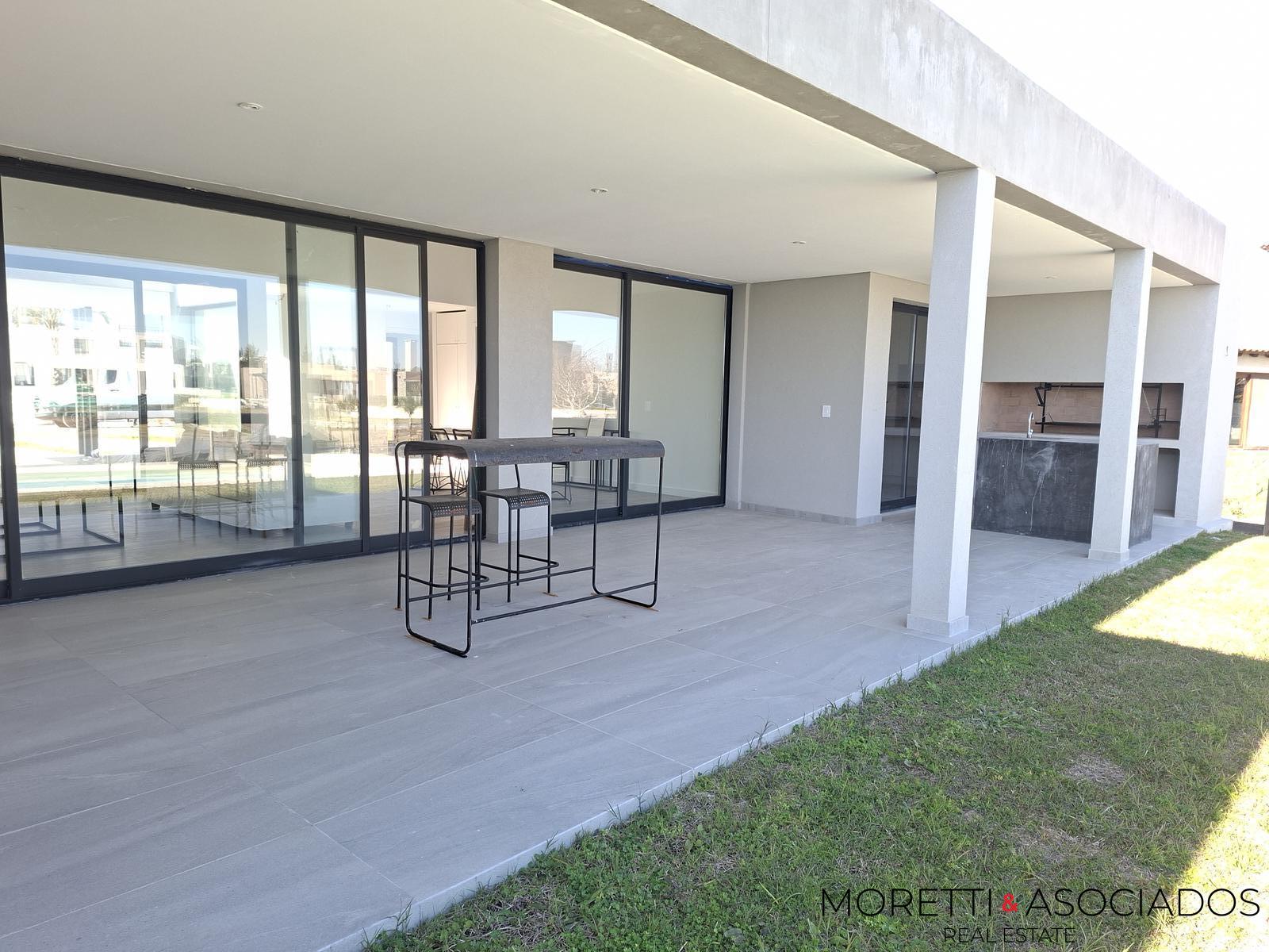 Casa a estrenar al Rio con amarra propia excelentes terminaciones — foto 4