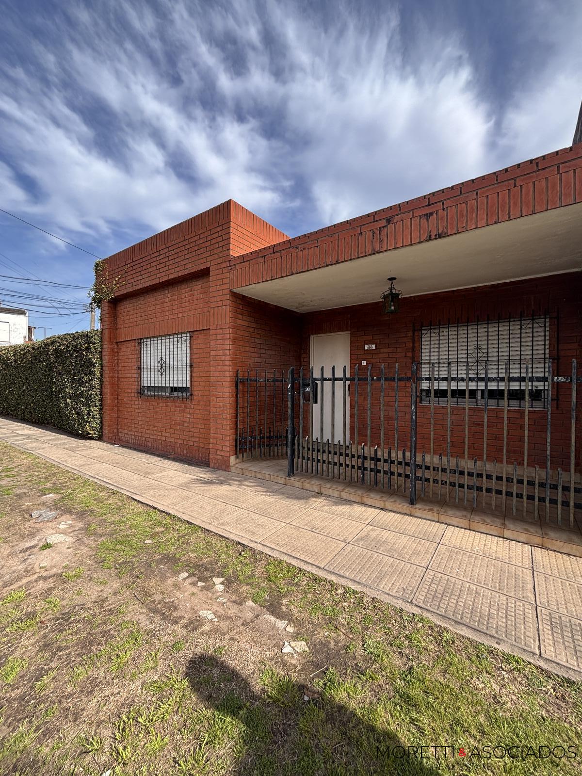 Casa 3 ambientes parque garage Mucho Potencial