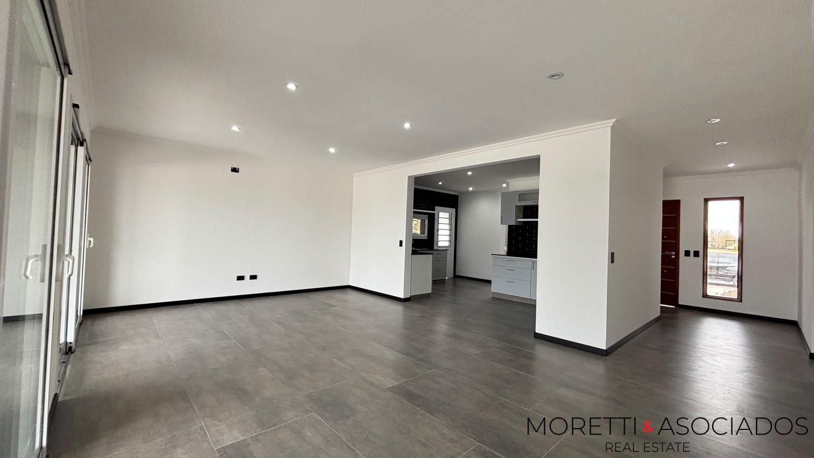 VENTA BARRIO SAN SEBASTIAN | CASA 4 AMBIENTES | A LA LAGUNA | PARRILLA - PILETA - MUELLE — foto 12