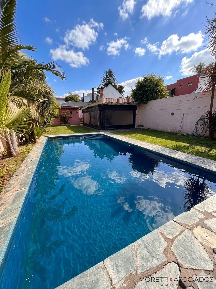 Excepcional Casa en Ramos Mejia lote de 10 x 58 piscina quincho — foto 2