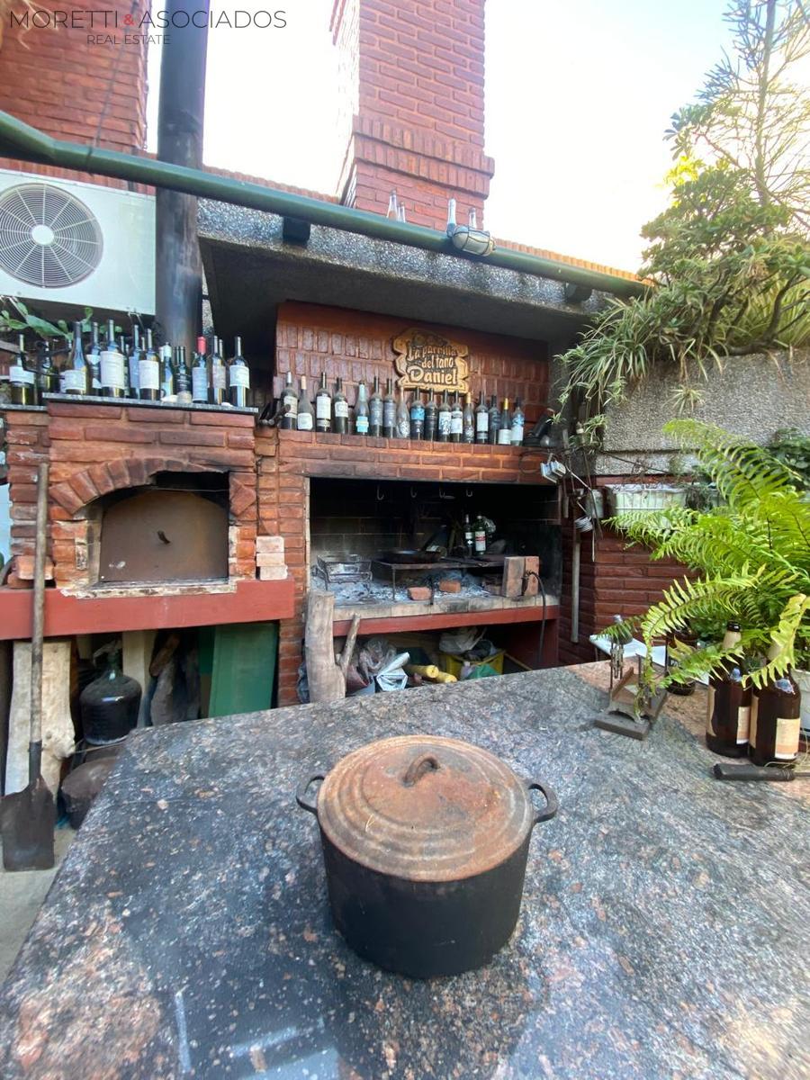 Casa a la venta en Lomas Del Mirador 7 ambientes- Ideal Familia Numerosa - 35