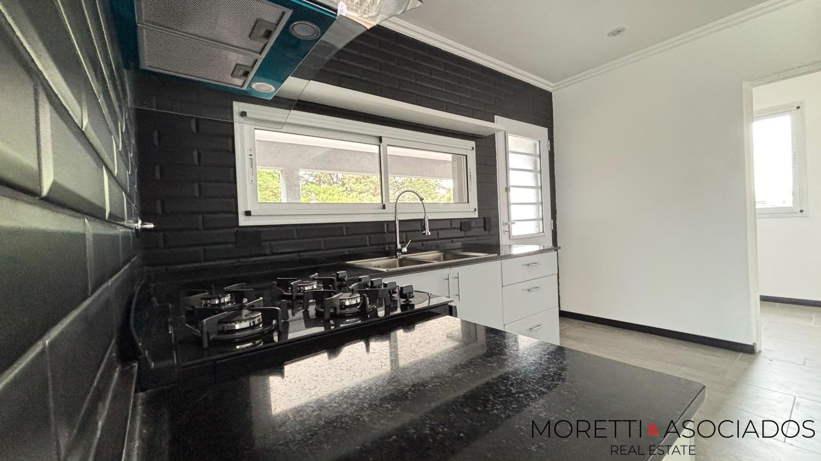 VENTA BARRIO SAN SEBASTIAN | CASA 4 AMBIENTES | A LA LAGUNA | PARRILLA - PILETA - MUELLE — foto 10