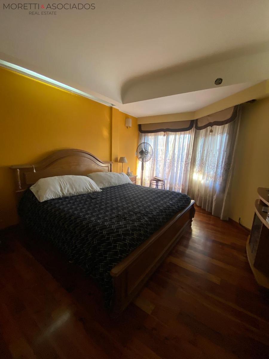 Casa a la venta en Lomas Del Mirador 7 ambientes- Ideal Familia Numerosa - 24