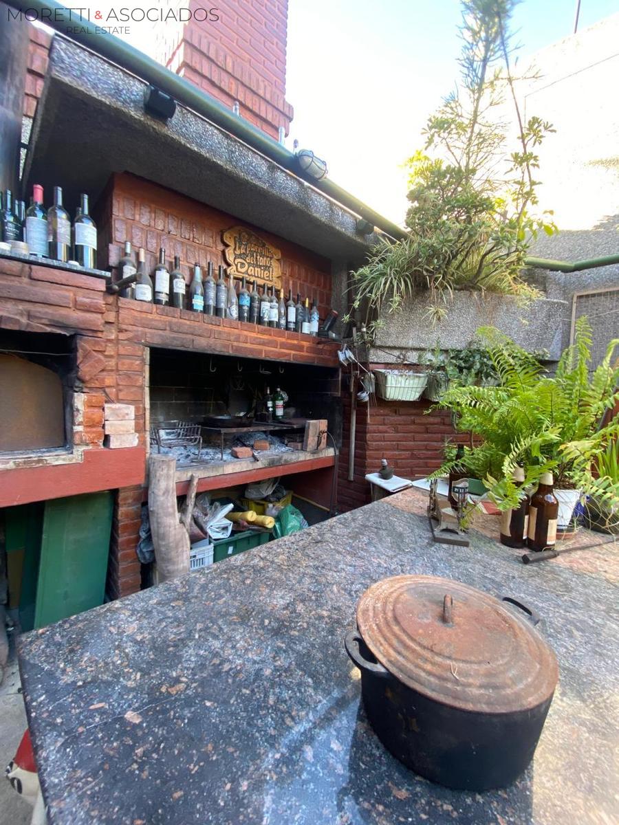 Casa a la venta en Lomas Del Mirador 7 ambientes- Ideal Familia Numerosa - 37