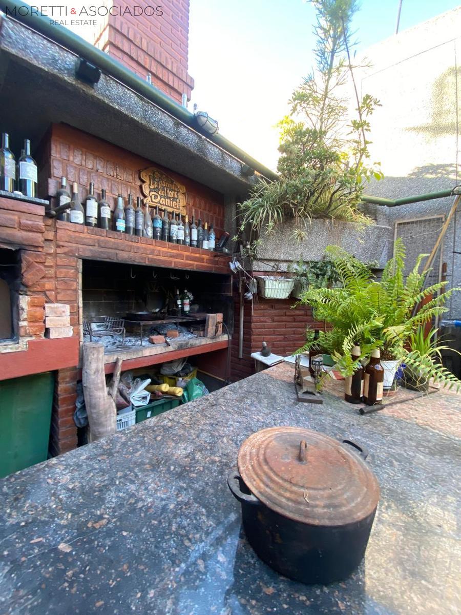 Casa a la venta en Lomas Del Mirador 7 ambientes- Ideal Familia Numerosa - 36