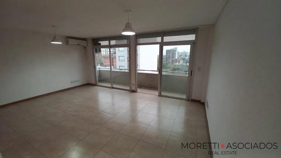 DEPARTAMENTO SEMIPISO EN ALQUILER | 2 AMB | AL FRENTE | ÚNICO — foto 4