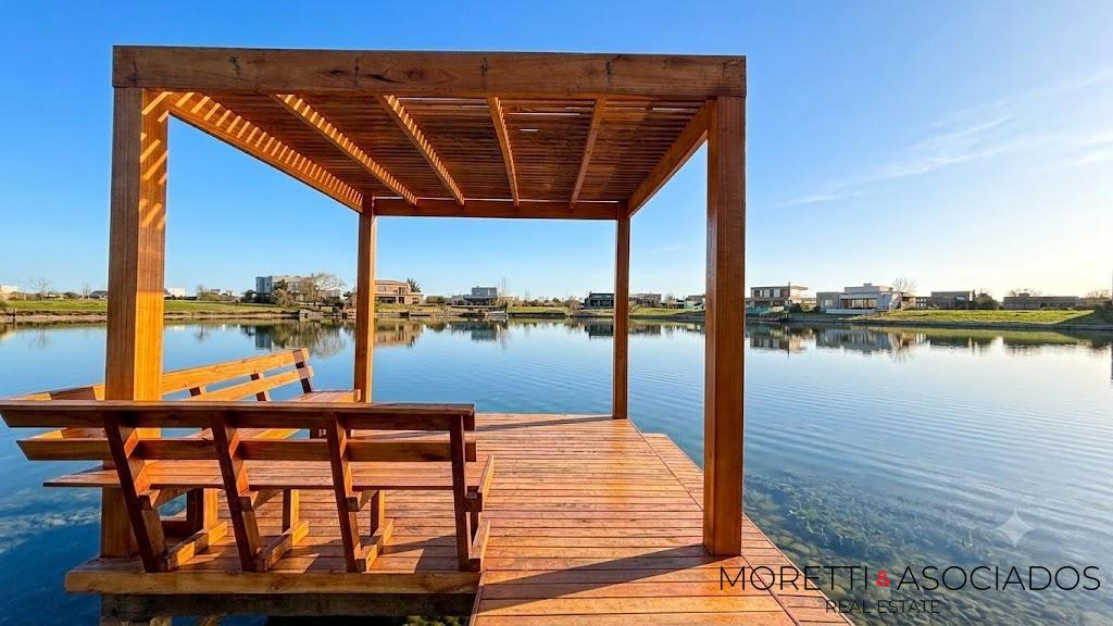 VENTA BARRIO SAN SEBASTIAN | CASA 4 AMBIENTES | A LA LAGUNA | PARRILLA - PILETA - MUELLE