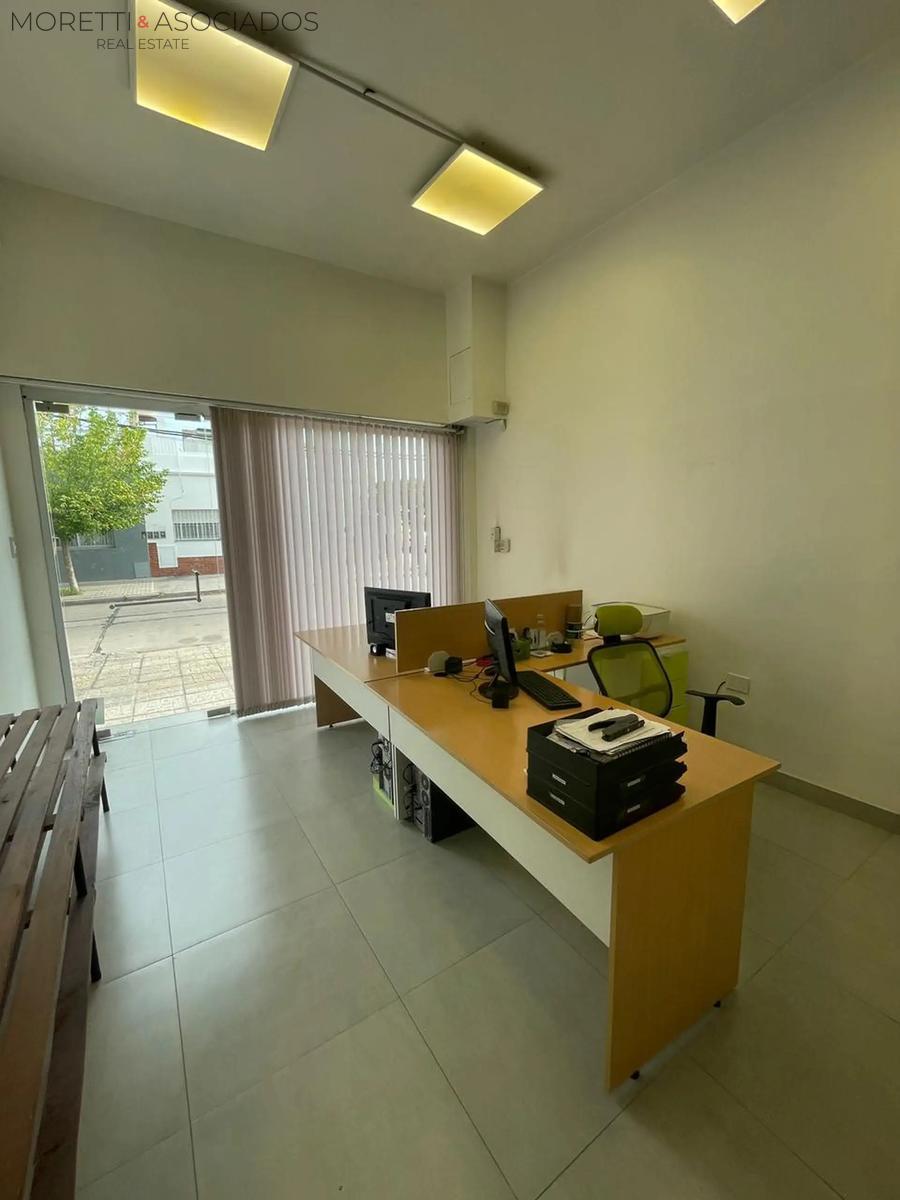 Local oficina en venta de 120mts en Haedo - 16