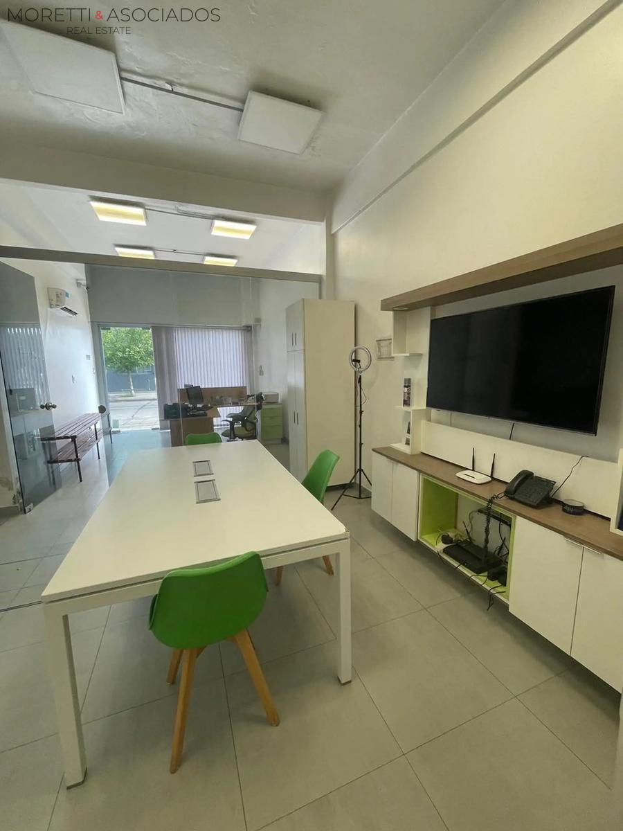 Local oficina en venta de 120mts en Haedo - 2