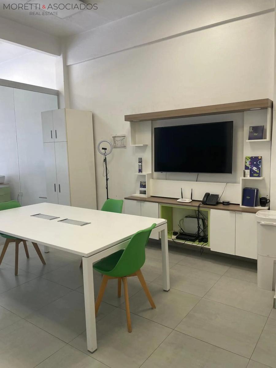 Local oficina en venta de 120mts en Haedo
