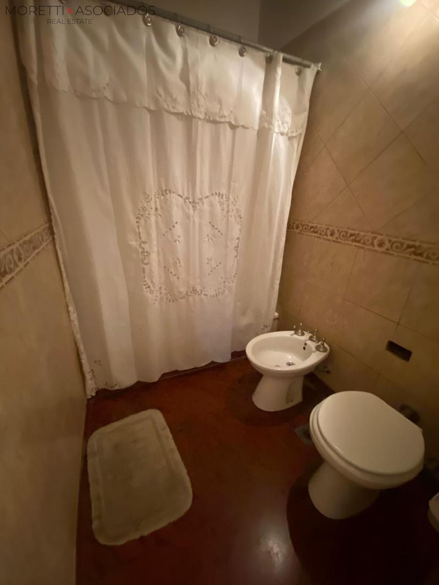 Casa a la venta en Lomas Del Mirador 7 ambientes- Ideal Familia Numerosa - 18