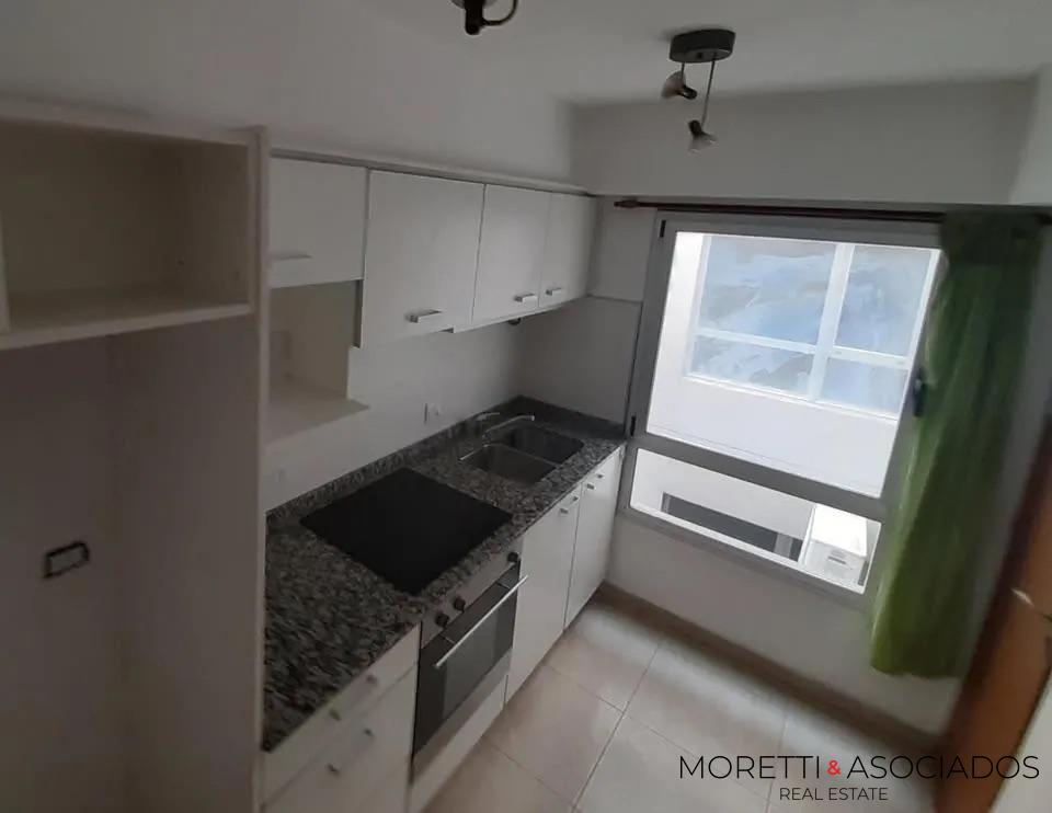 DEPARTAMENTO SEMIPISO EN ALQUILER | 2 AMB | AL FRENTE | ÚNICO — foto 7