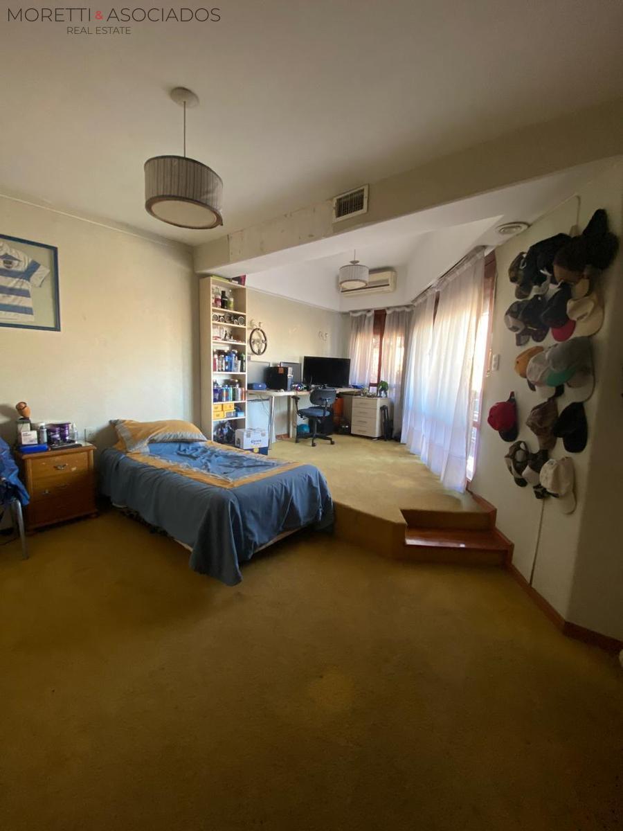 Casa a la venta en Lomas Del Mirador 7 ambientes- Ideal Familia Numerosa - 12