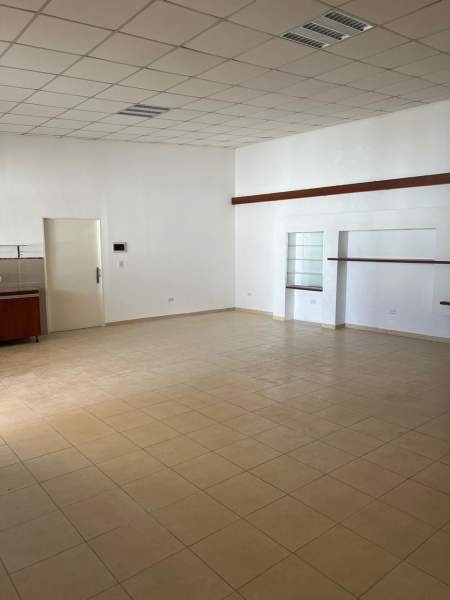 VENTA | SALÓN COMERCIAL CON RENTA | NEUQUEN CENTRO. - 4