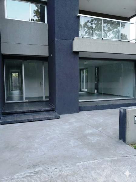 En Pinamar Local en Alquiler. Apto Profesional. Zona Centro. — foto 4