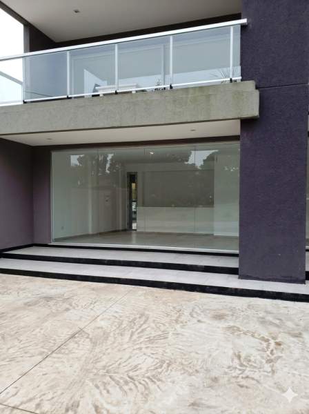 En Pinamar Local en Alquiler. Apto Profesional. Zona Centro. — foto 3