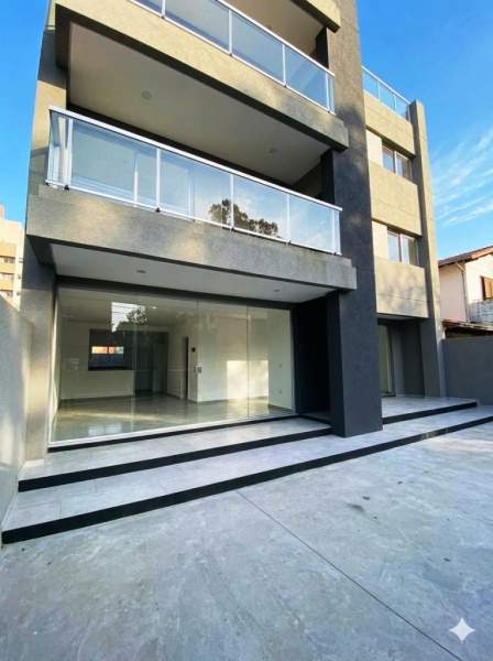 En Pinamar Local en Alquiler. Apto Profesional. Zona Centro. — foto 2