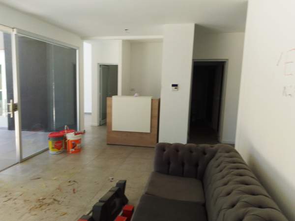 En Pinamar |amplio Local Sobre Av Bunge. 3 Baños. 2 Entrepisos. — foto 6