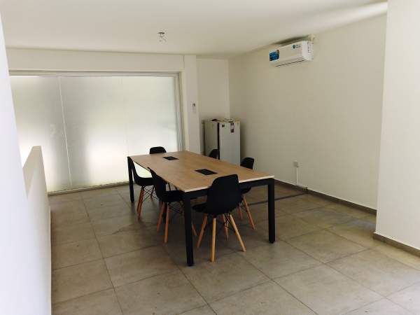 En Pinamar |amplio Local Sobre Av Bunge. 3 Baños. 2 Entrepisos. - 16