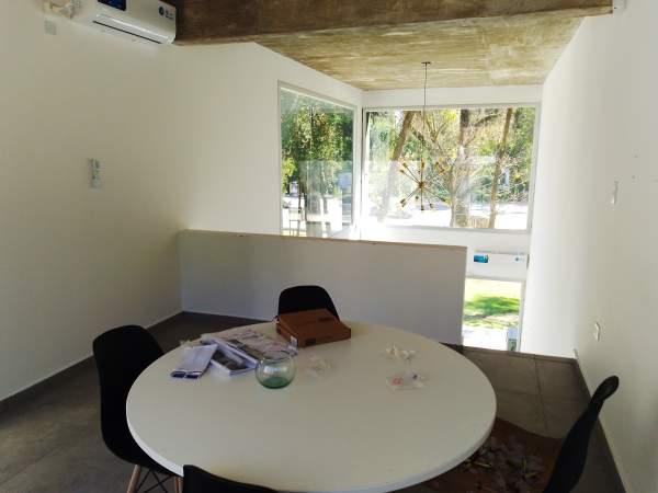En Pinamar |amplio Local Sobre Av Bunge. 3 Baños. 2 Entrepisos. - 18