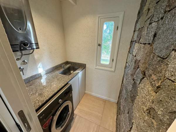 En Cariló | Casa de Piedra (a pasos del mar!!) — foto 15